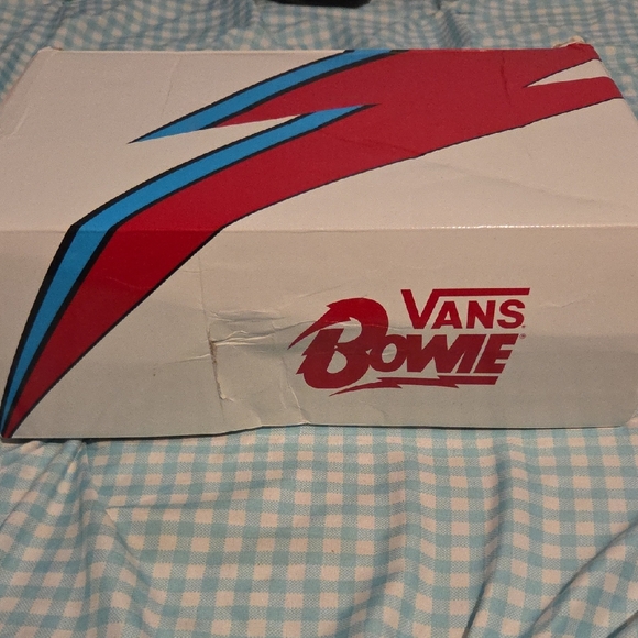 Vans Bowie Red and Blue Shoe Box - Picture 1 of 7